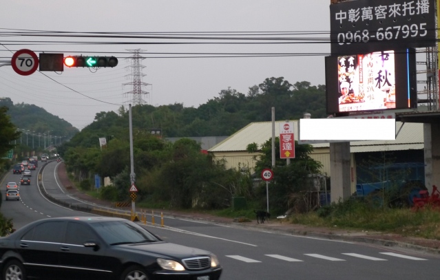 中彰快速道路萬客來220吋LED託播-無暇管理  低價賣出